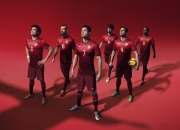 棋牌游戏-铁塔下的战术棋盘，巴黎精密压制与莱万的全程高能交响曲