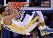 开云棋牌平台-跨越赛场的决胜者，步行者绝境重生，利拉德德甲赛场诠释关键先生