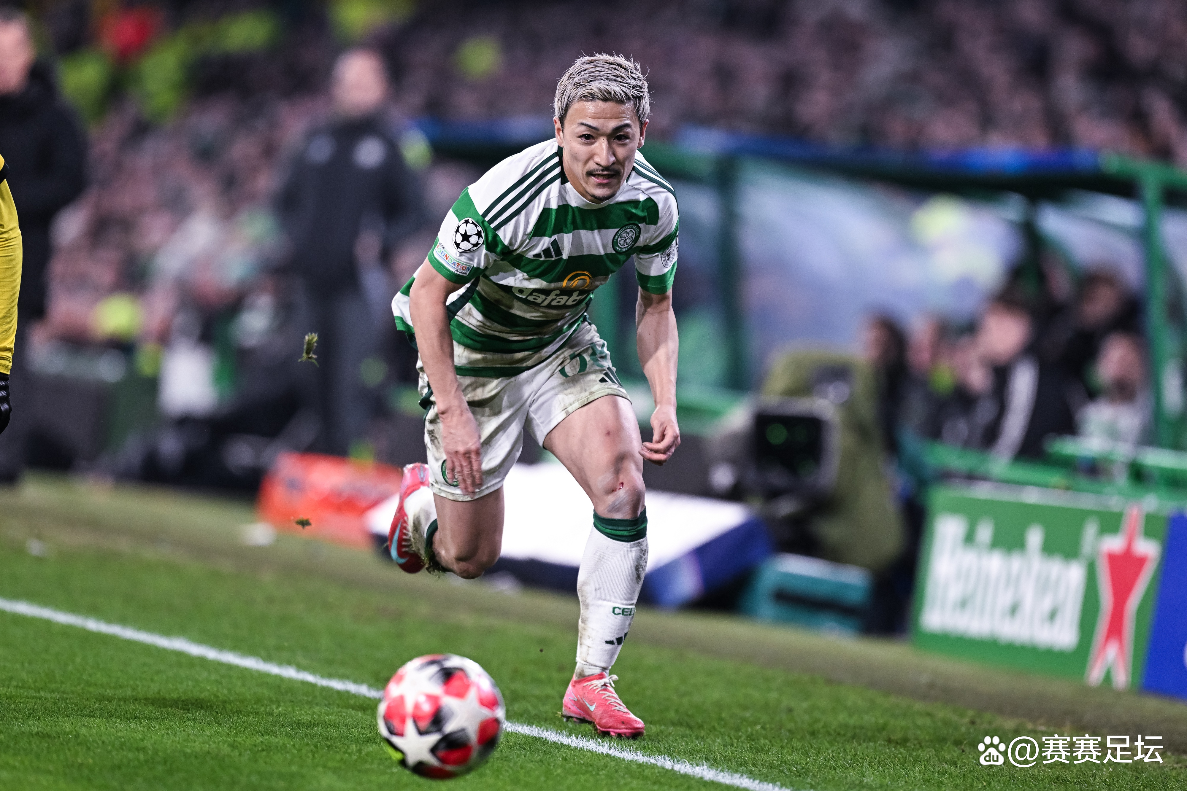 关于拜仁慕尼黑球员高效，晋级下一轮的信息