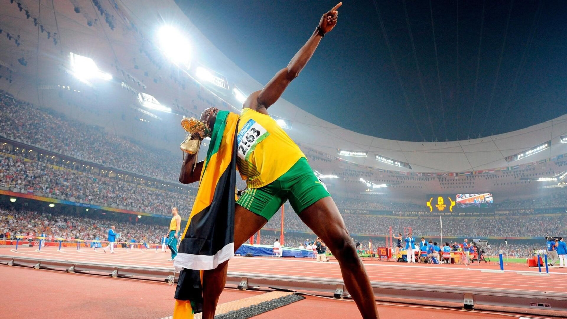 武切维奇爆发率尼克斯力克新疆队，跨界篮球赛展现体育无界魅力