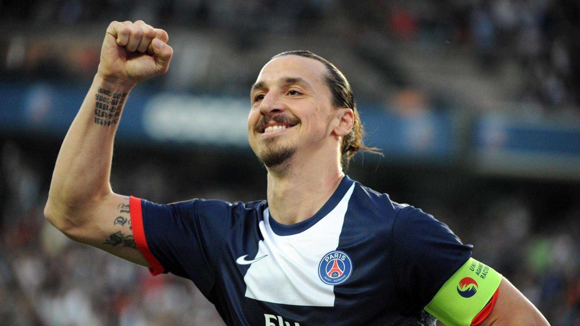 双城记，北京险胜马刺之夜，米切尔在德甲赛场写下争冠宣言