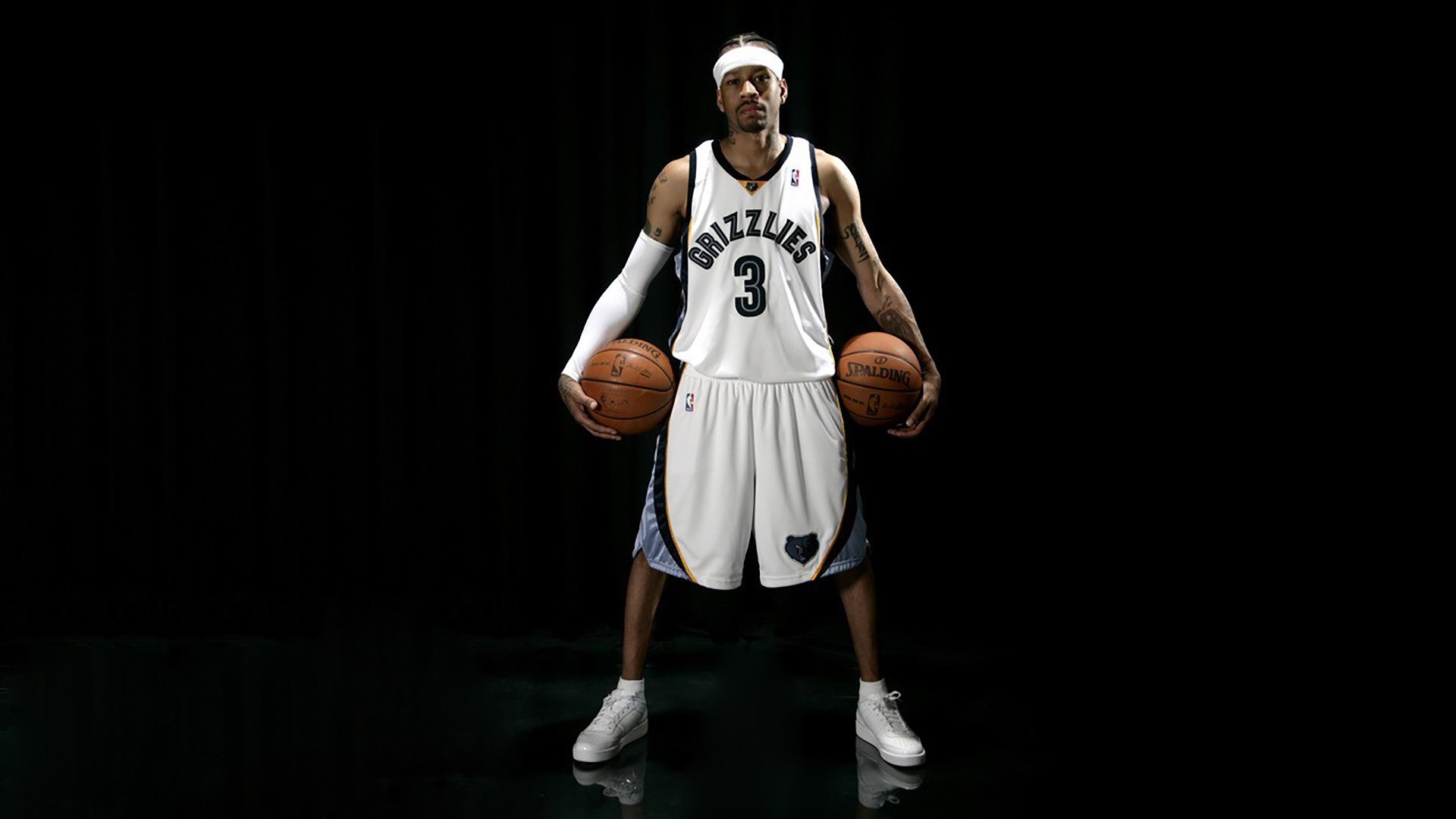 年度焦点之战，湖人强压广东队，篮球文化的东西方对话