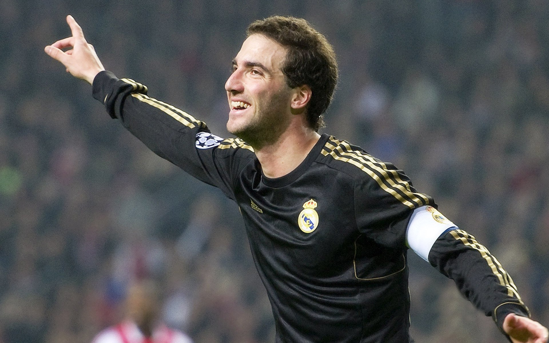 德意志利刃出鞘，格纳布里欧冠半决赛接管比赛，AC米兰强行终结英格兰时代