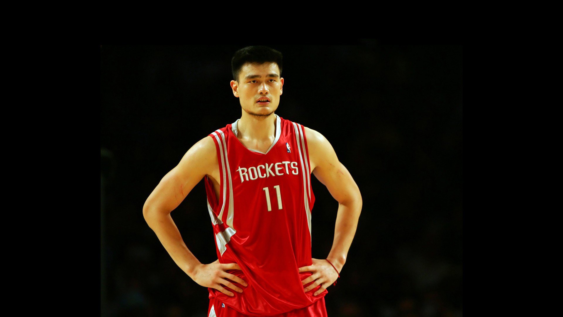 伊布之夜，当足球巨星照亮NBA总决赛的舞台